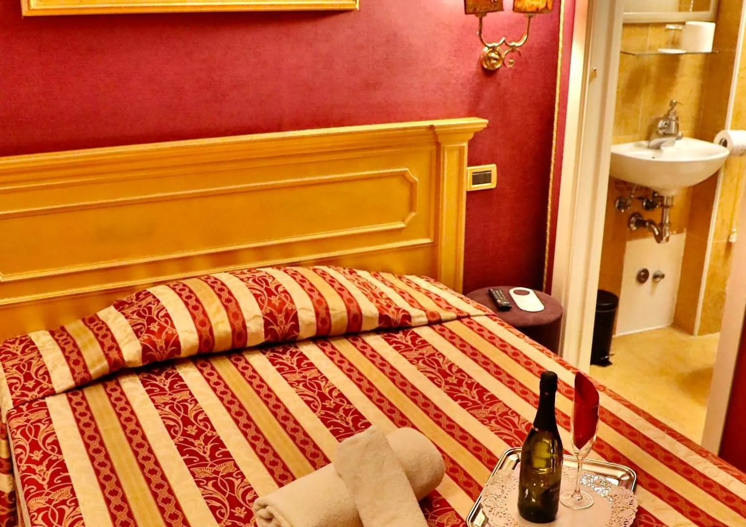 ***  Hotel Noemi Venice Italy